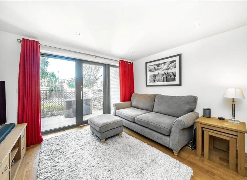 1 bed flat for sale, Eythorne Road, Oval, SW9