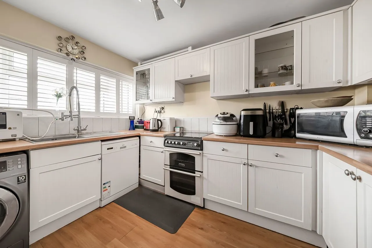 2 bed house for sale, School Road, Ashford, TW15