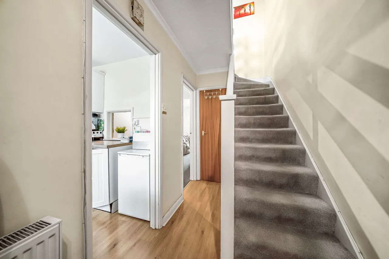 School Road, Ashford, TW15, photo 9