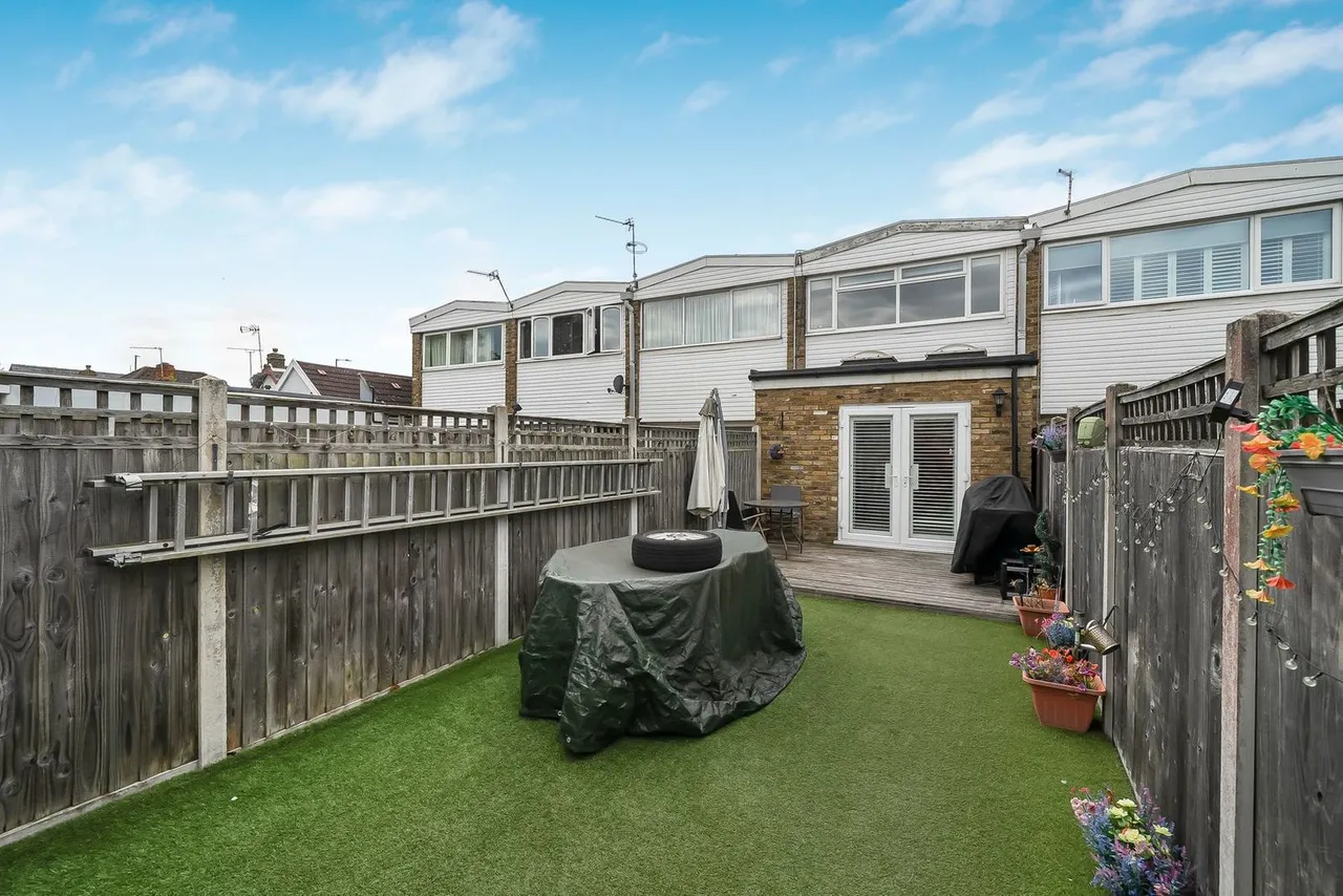 School Road, Ashford, TW15, photo 17