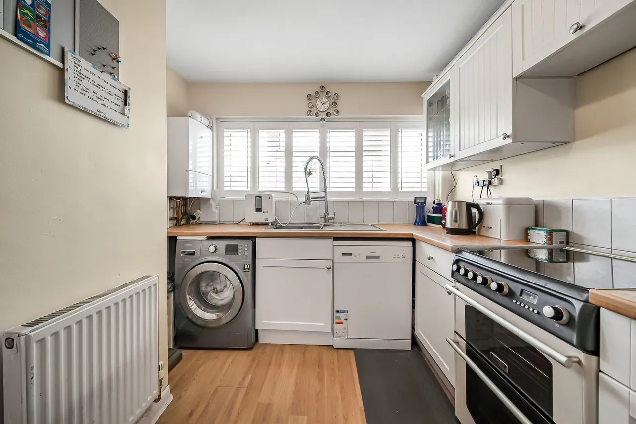 School Road, Ashford, TW15, photo 4