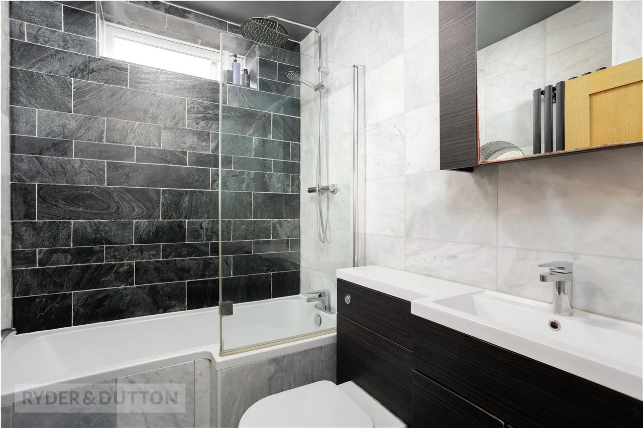 Arncliffe Rise, Badgers Edge, OL4, photo 12