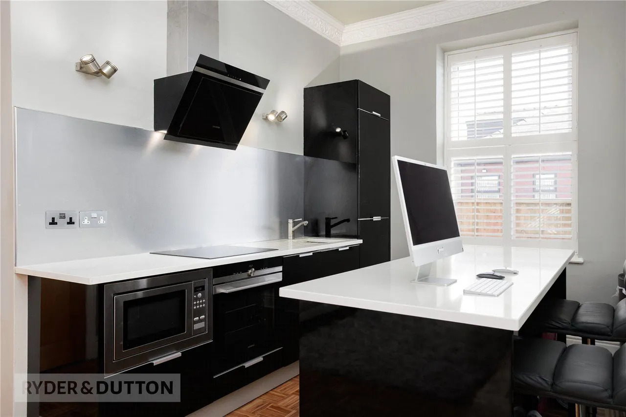Arncliffe Rise, Badgers Edge, OL4, photo 6