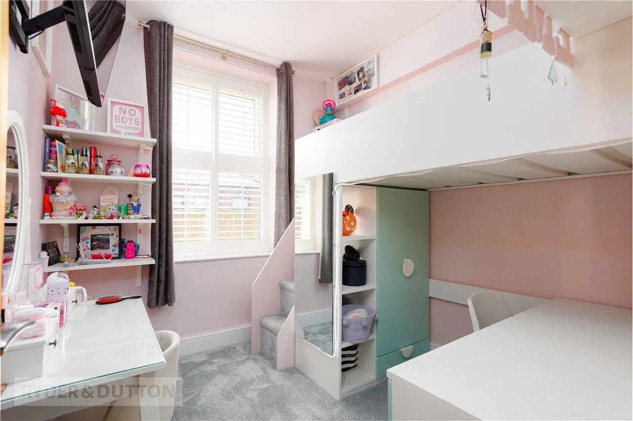 Arncliffe Rise, Badgers Edge, OL4, photo 16