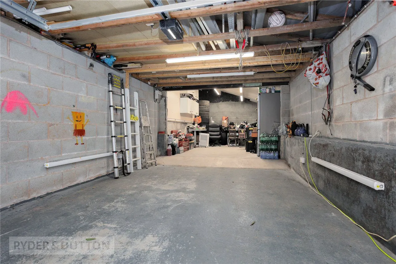 Arncliffe Rise, Badgers Edge, OL4, photo 18