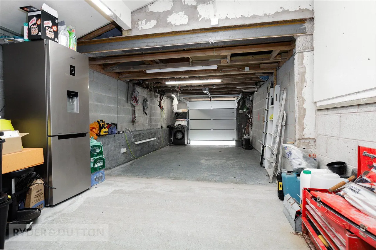 Arncliffe Rise, Badgers Edge, OL4, photo 19