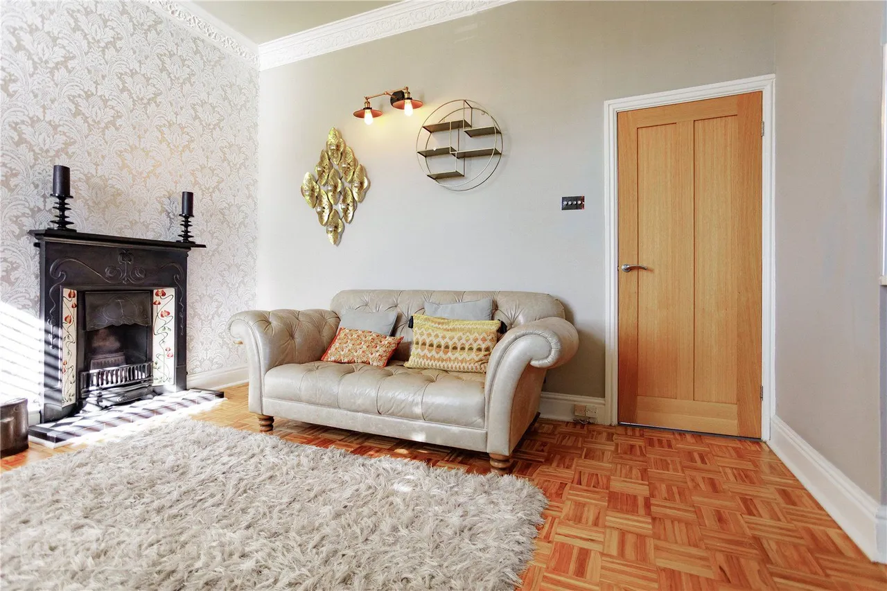 Arncliffe Rise, Badgers Edge, OL4, photo 9