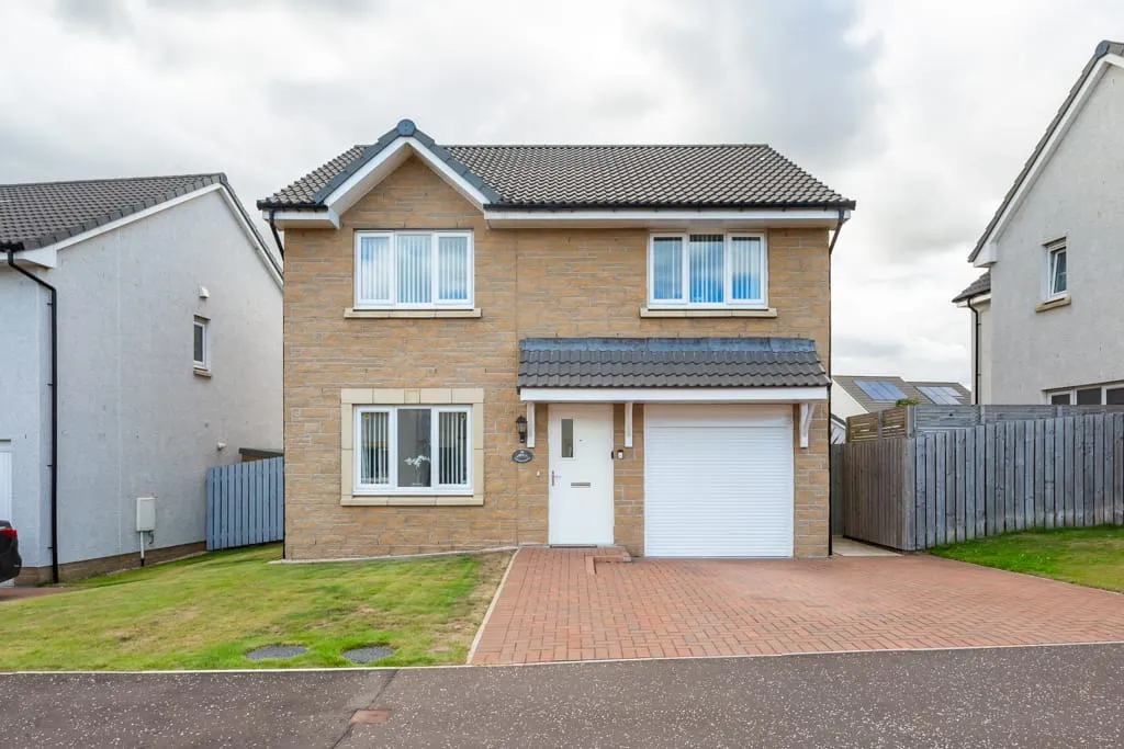 4 bed house for sale — Moonlight Gardens, Arbroath, Angus, DD11 5LE