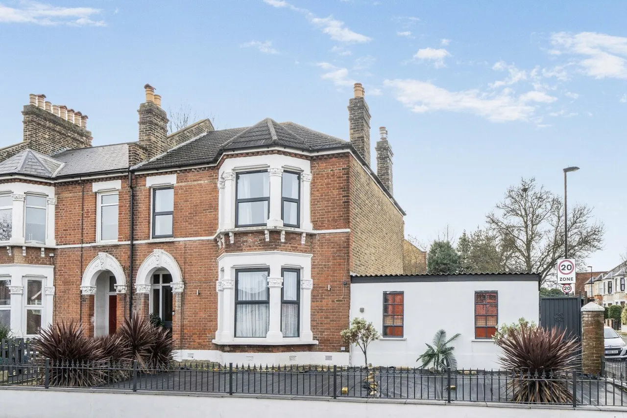 4 bed house for sale — Verdant Lane, Catford, London, SE6