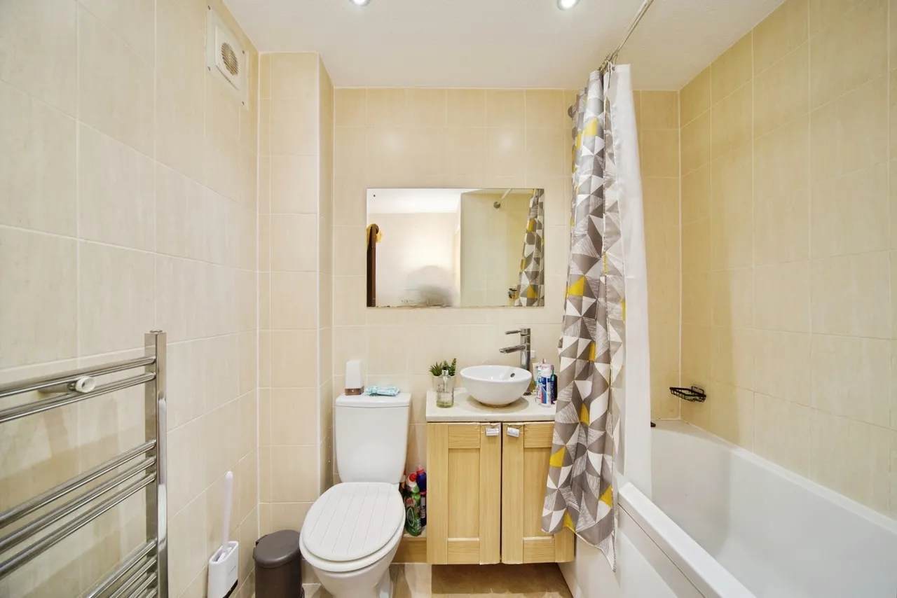 Maltby Drive, Enfield, EN1, photo 10