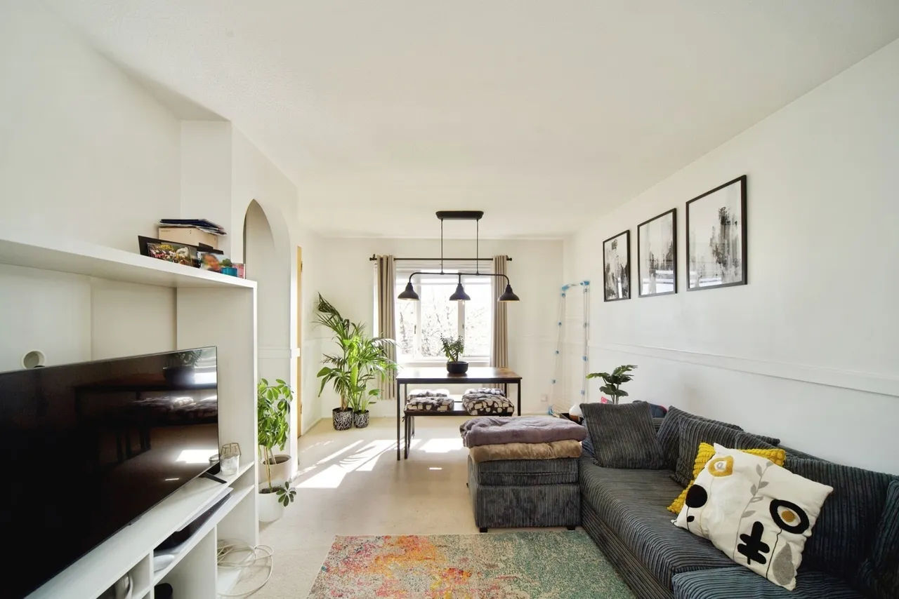 Maltby Drive, Enfield, EN1, photo 2