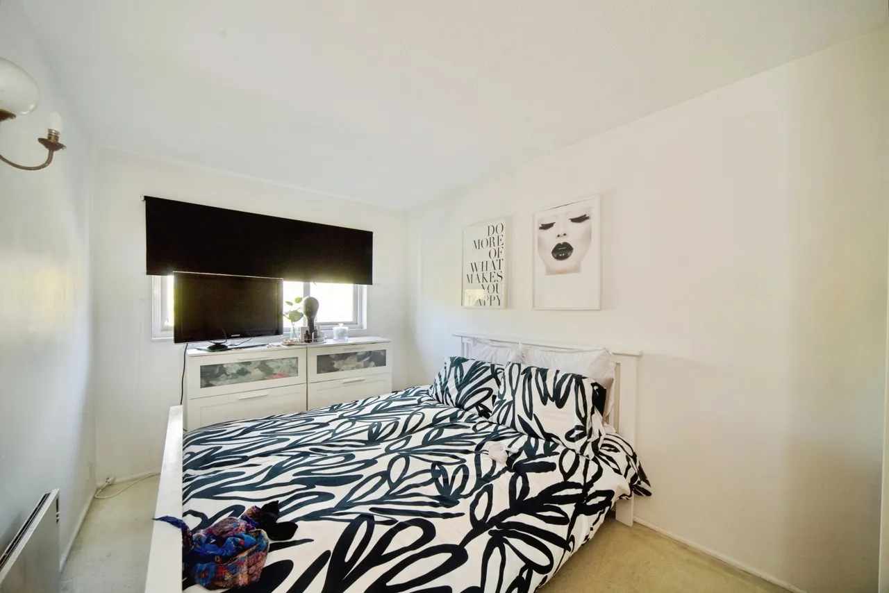 Maltby Drive, Enfield, EN1, photo 5