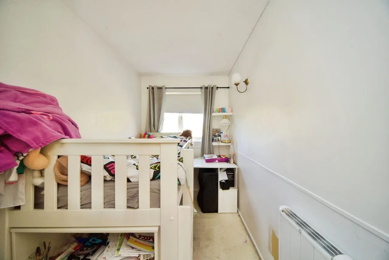 Maltby Drive, Enfield, EN1, photo 8