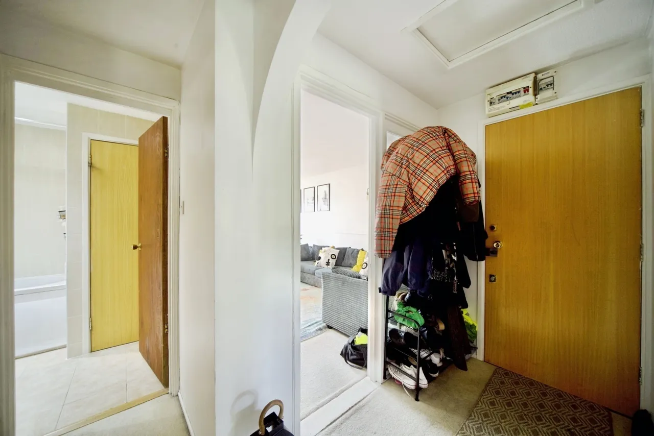 Maltby Drive, Enfield, EN1, photo 11
