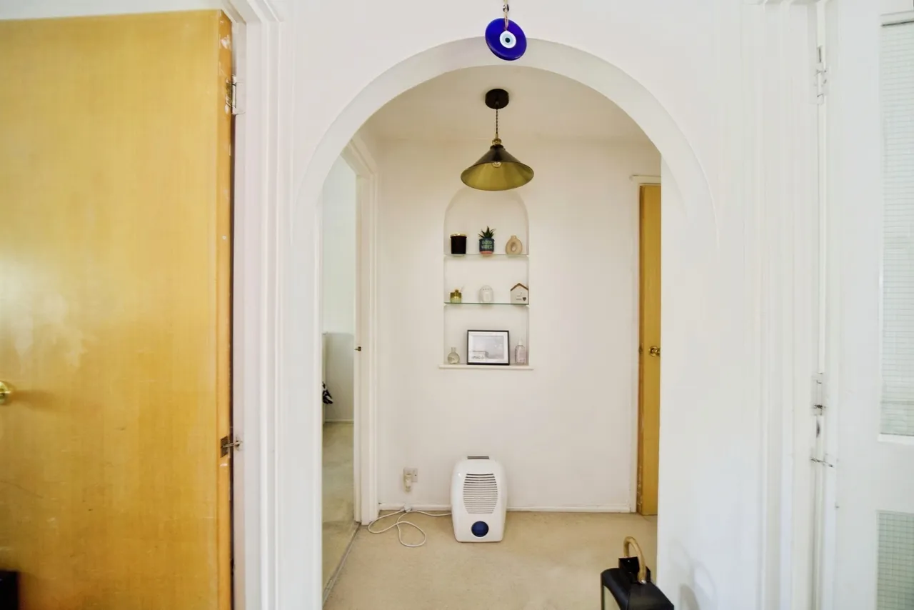 Maltby Drive, Enfield, EN1, photo 17