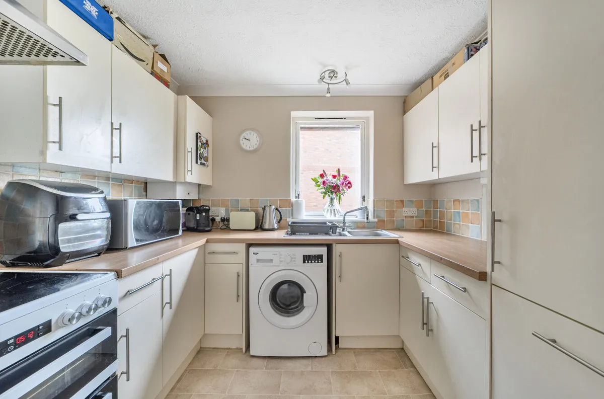 Pulborough, RH20 2AG, photo 3