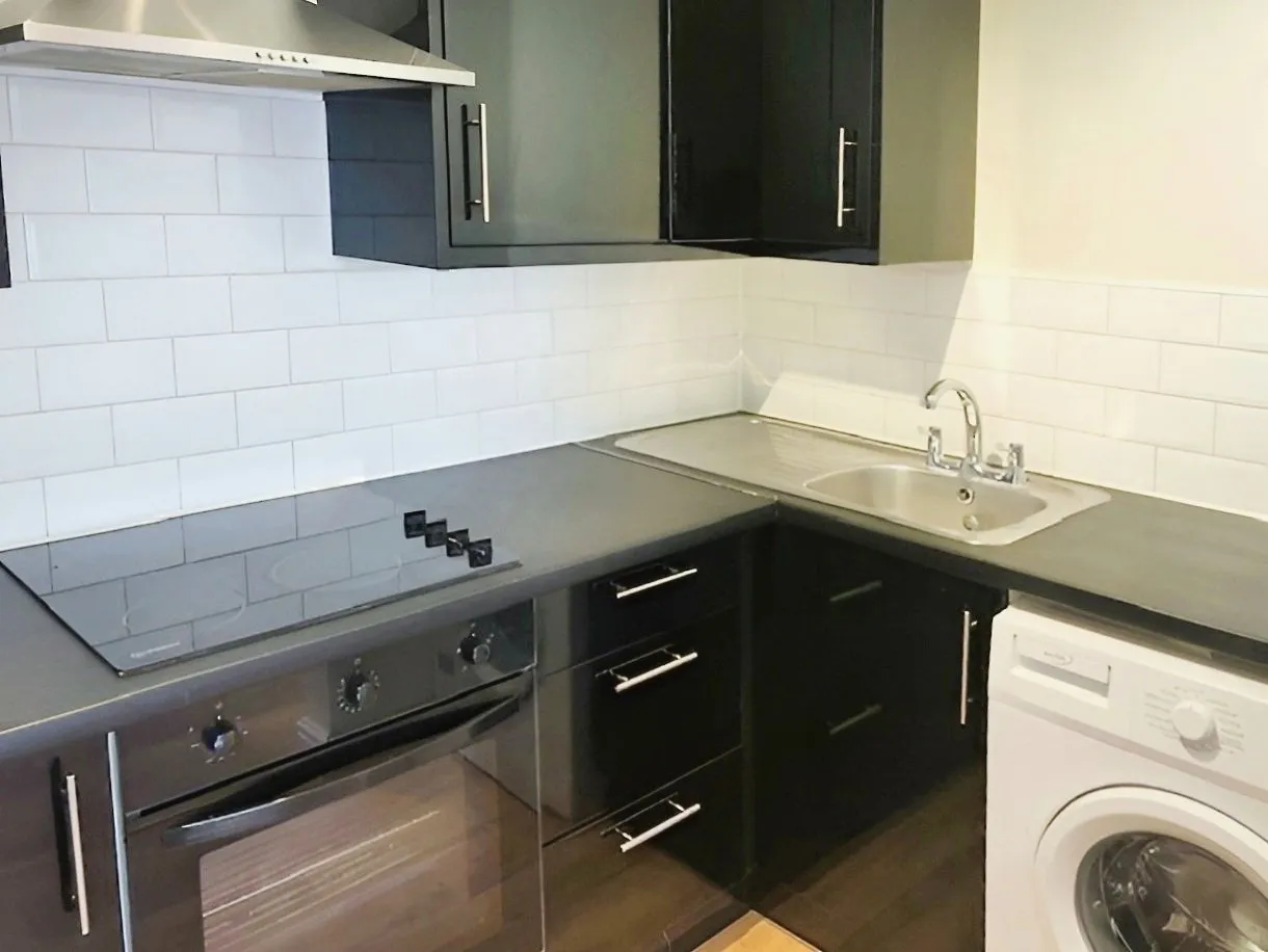 Eldon Place, Eccles, M30, photo 4