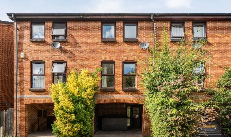 Farriers Road, Epsom, KT17, photo 15