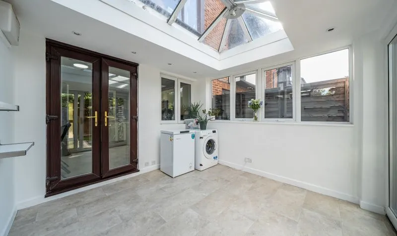 Farriers Road, Epsom, KT17, photo 8