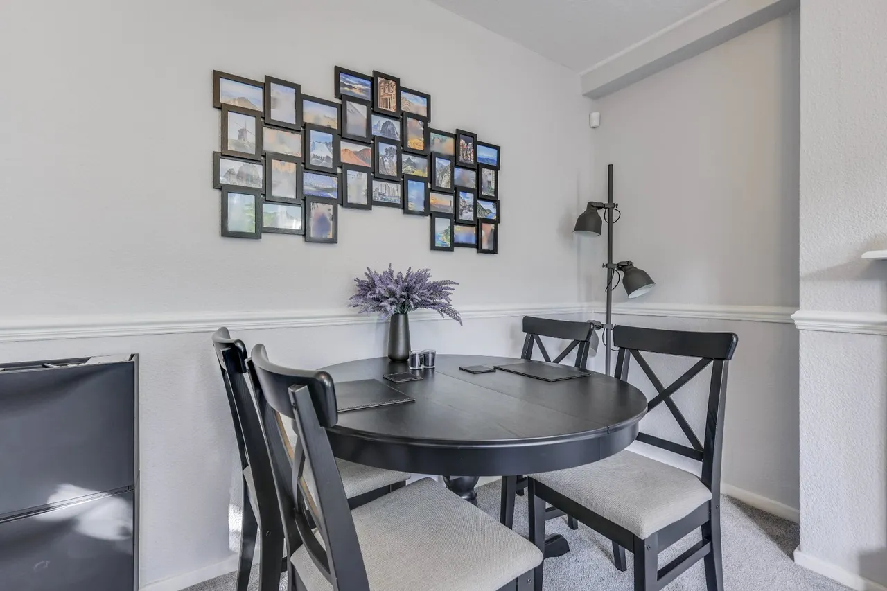 Springfield Gardens, Horsforth, LS18, photo 5