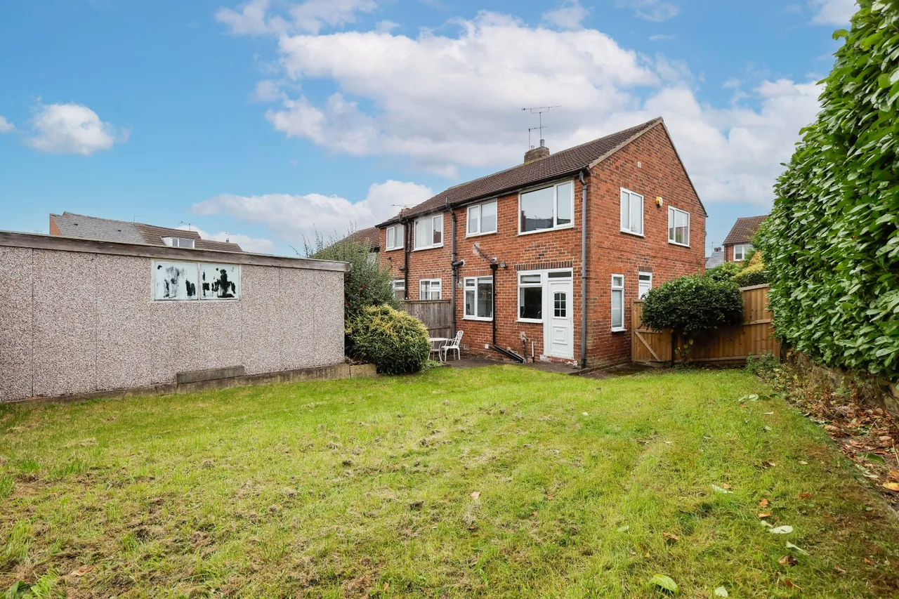 Springfield Gardens, Horsforth, LS18, photo 14