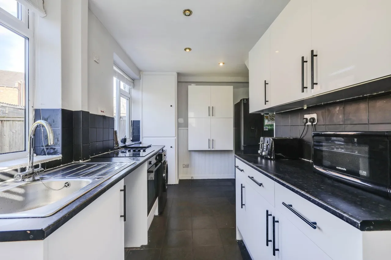 Springfield Gardens, Horsforth, LS18, photo 6