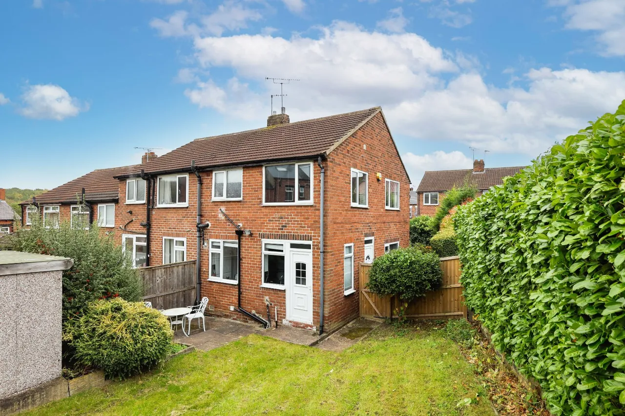 2 bed house for sale, Springfield Gardens, Horsforth, LS18