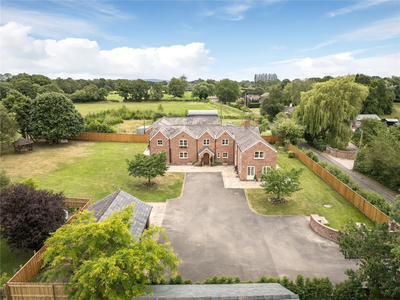 Booth Bed Lane, Allostock, WA16, photo 3