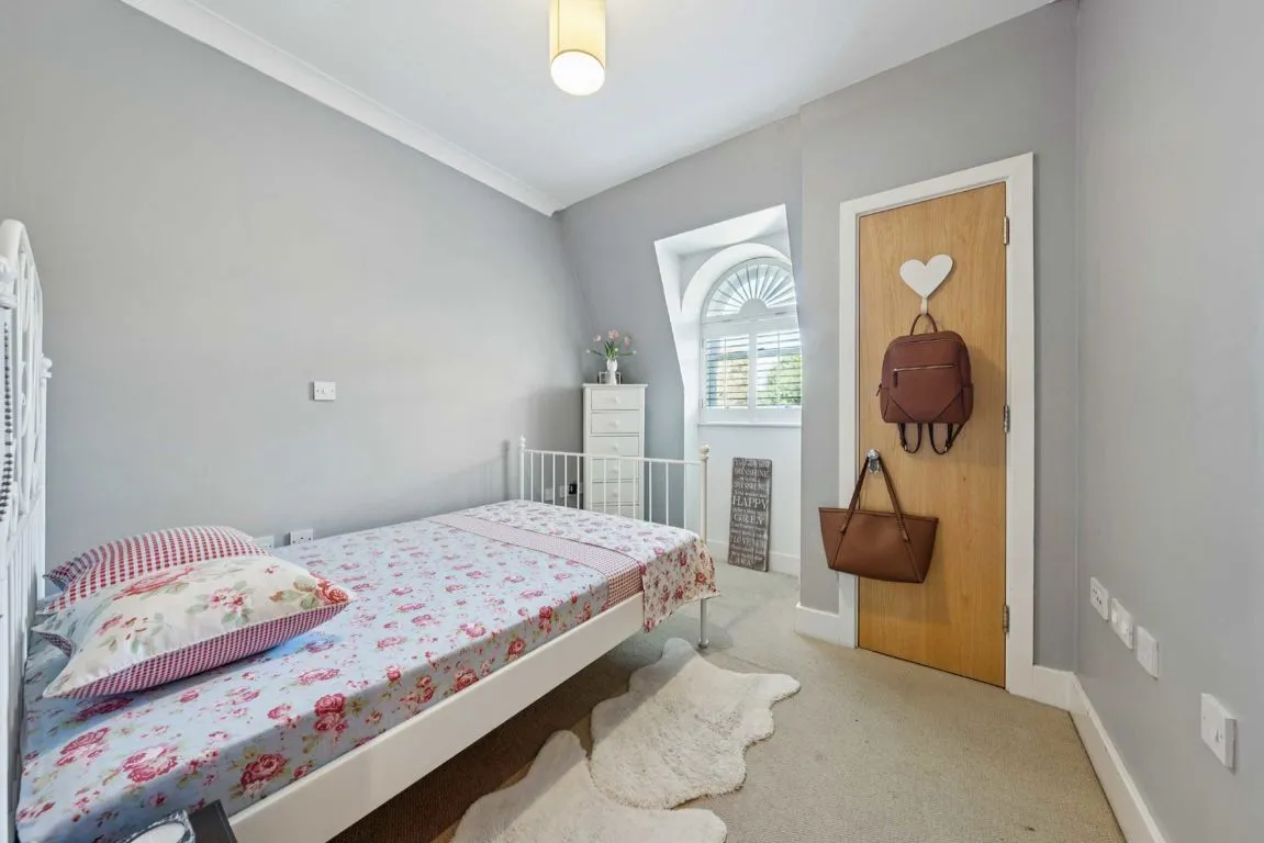 Holmesdale Road, TW11, photo 5
