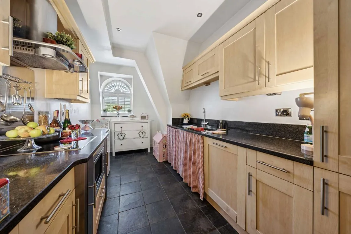 Holmesdale Road, TW11, photo 3