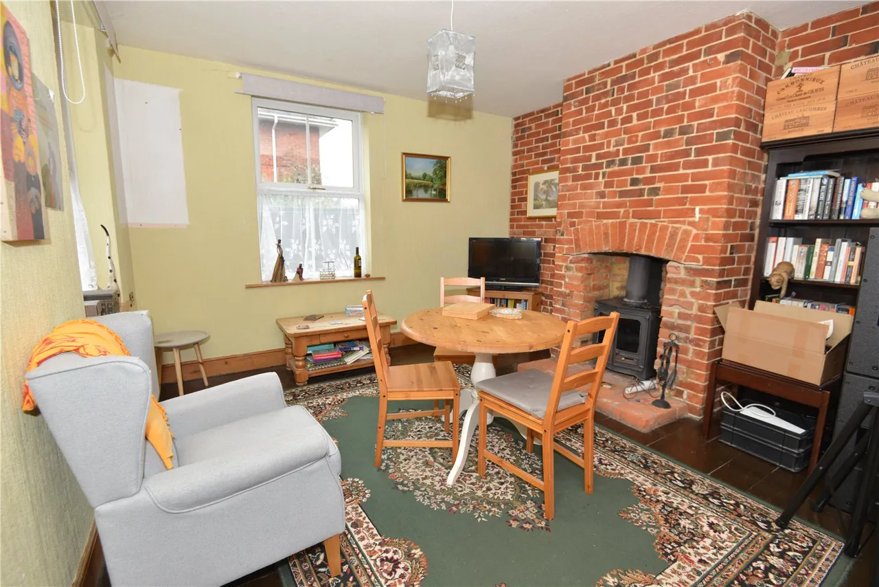 Alexandra Road, Fordingbridge, Hampshire, SP6 1EJ, photo 4