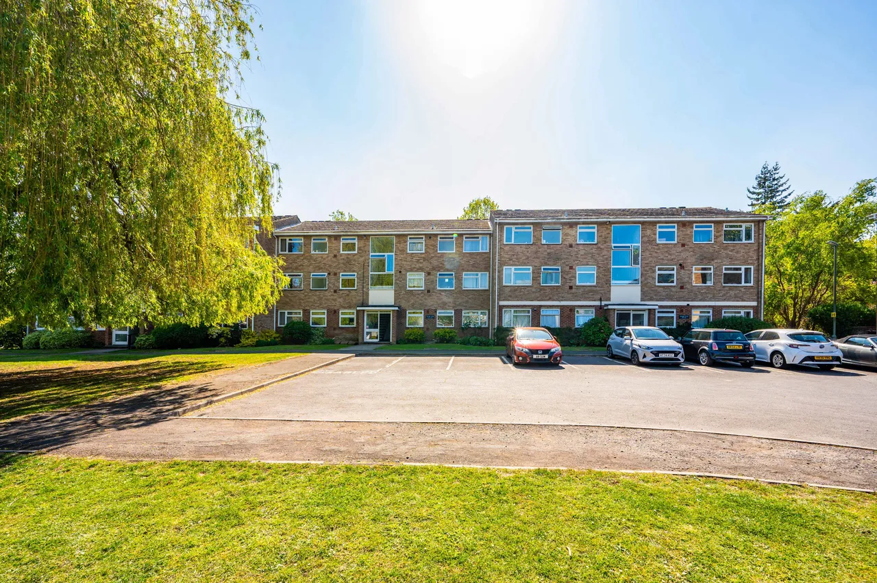 35 Jordans Close, Guildford, photo 9
