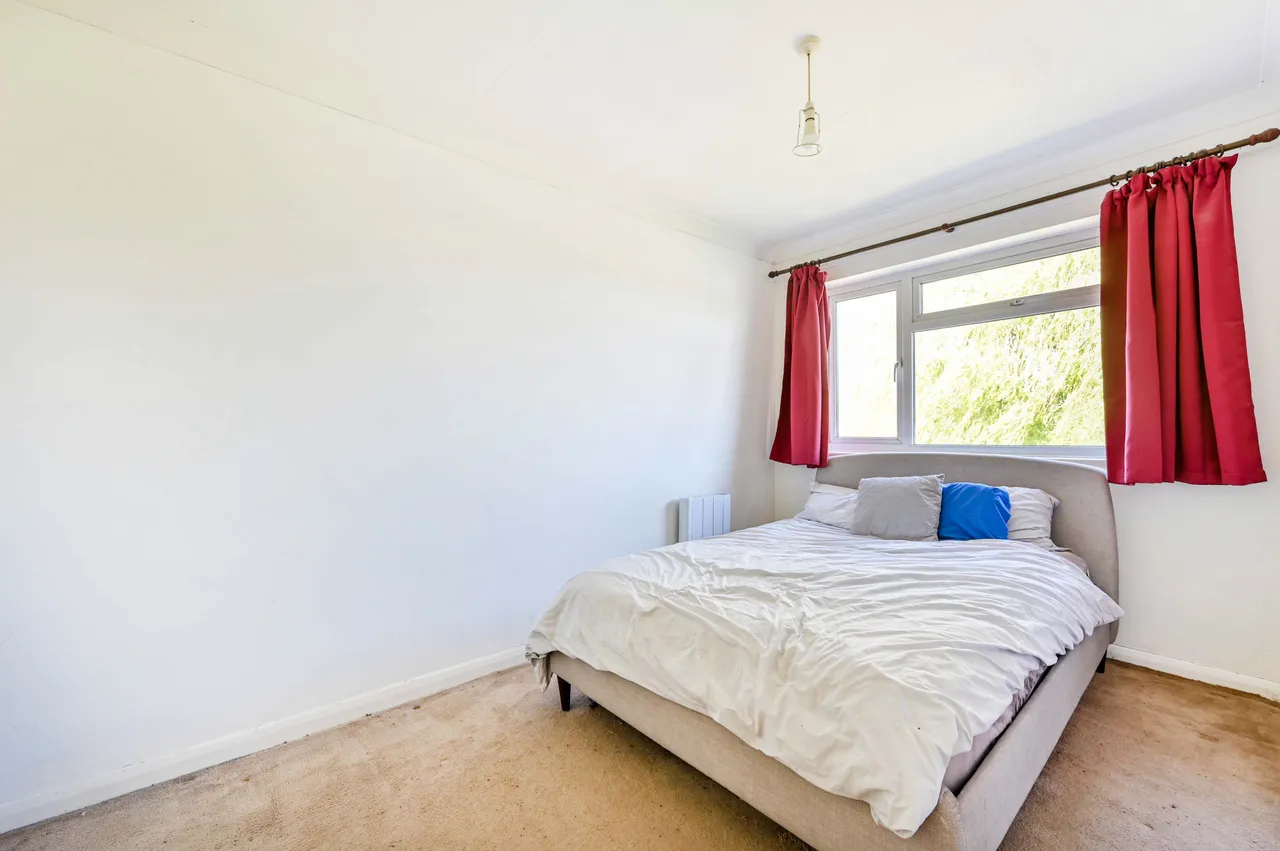 35 Jordans Close, Guildford, photo 7