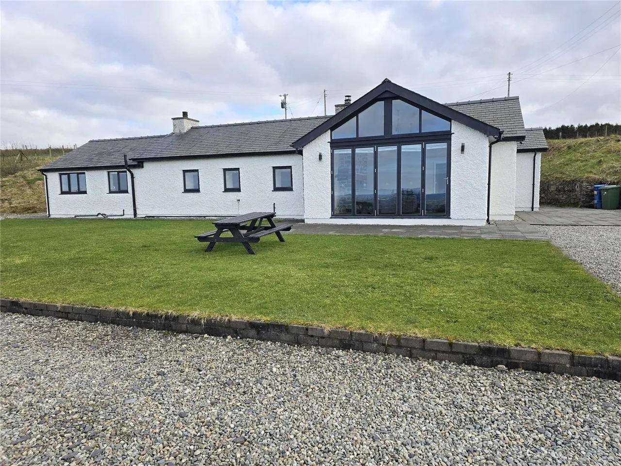 4 bed house for sale, Rhosgadfan, Caernarfon, LL54