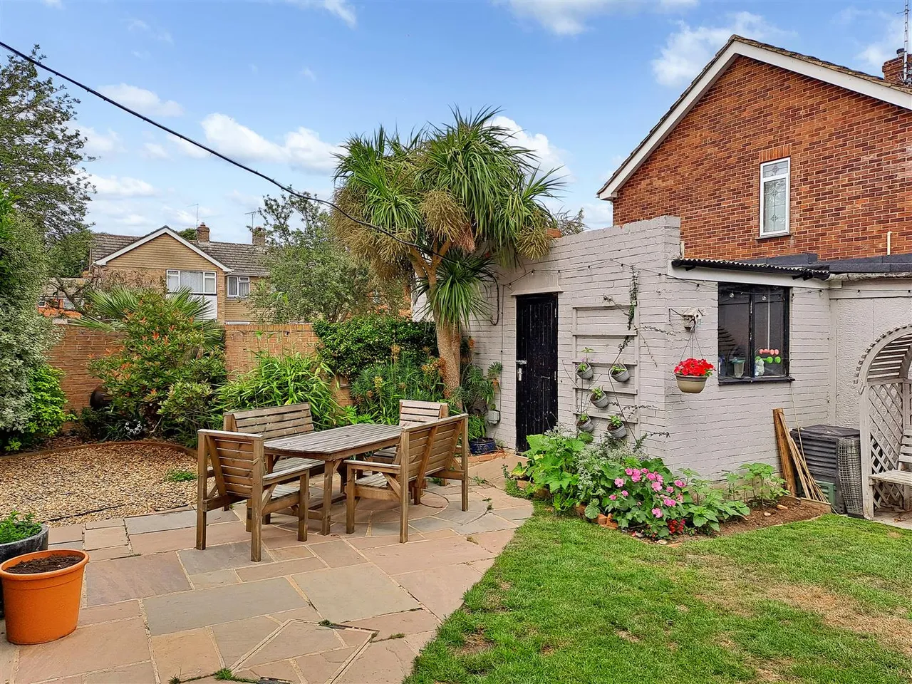 Homefield Close, Rustington, photo 13