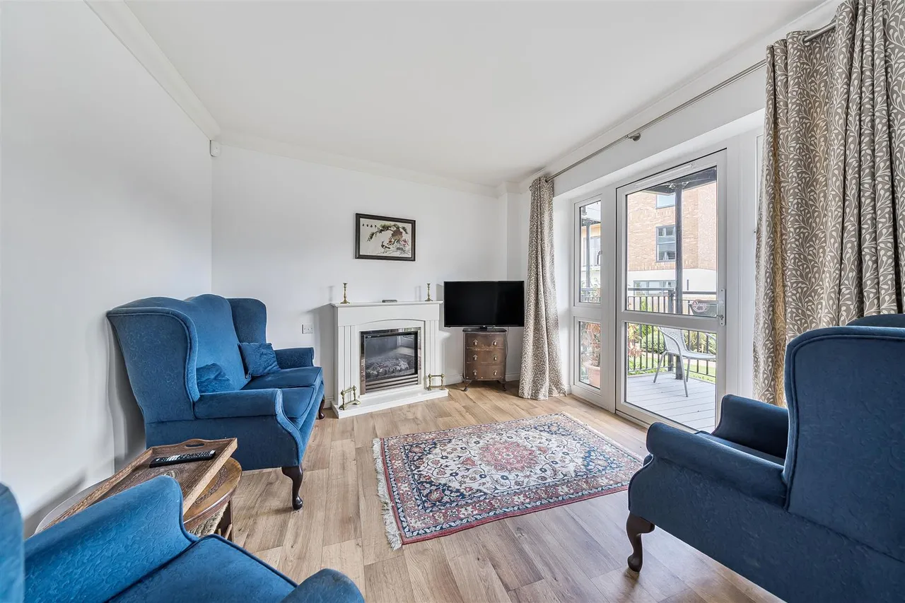 Commercial Road, Paddock Wood, TN12, photo 5