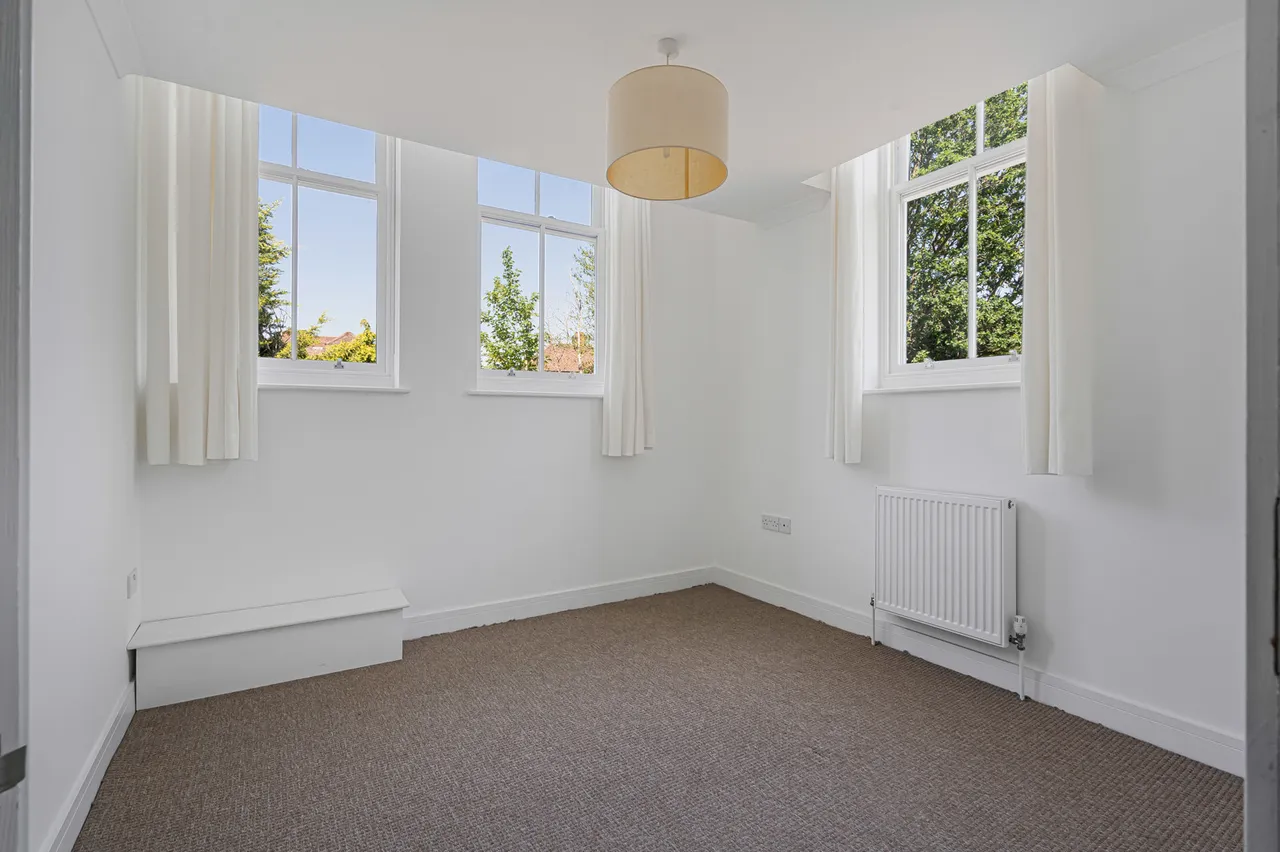 School Hill, Wrecclesham, GU10, photo 8