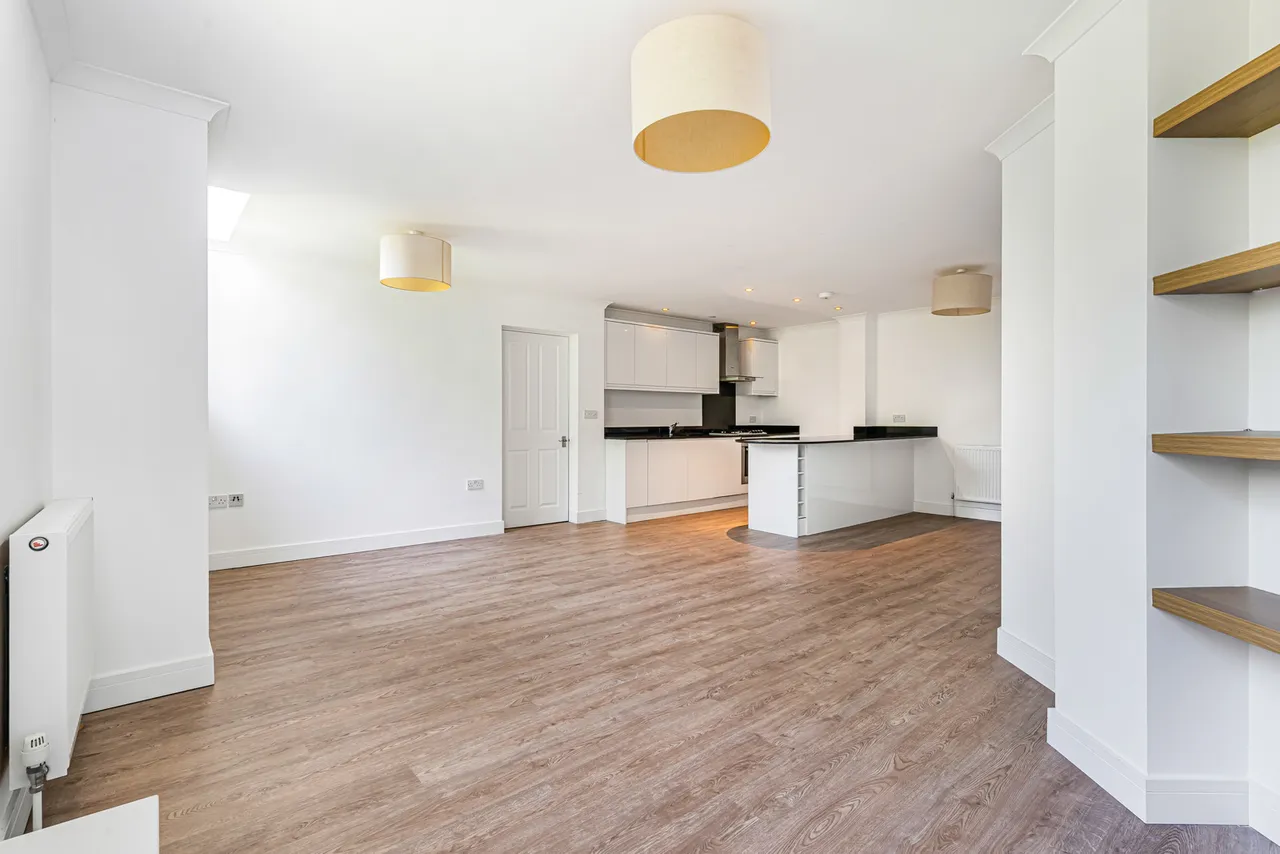School Hill, Wrecclesham, GU10, photo 4