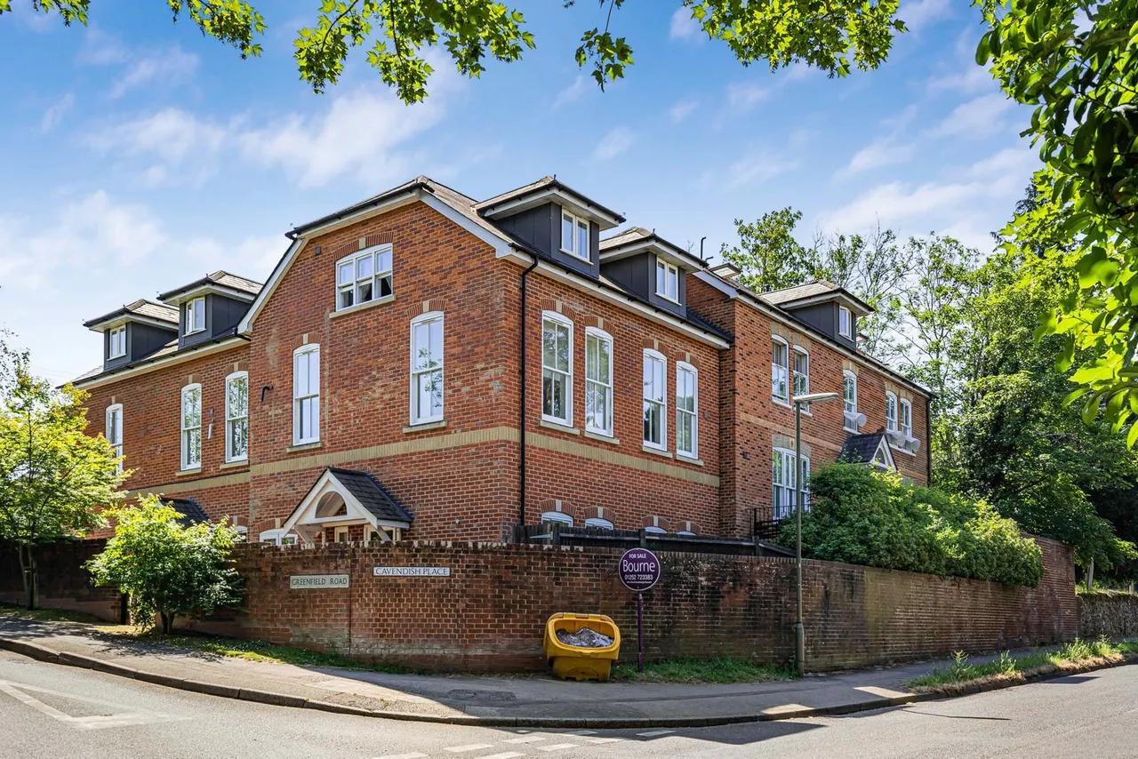 School Hill, Wrecclesham, GU10, photo 13