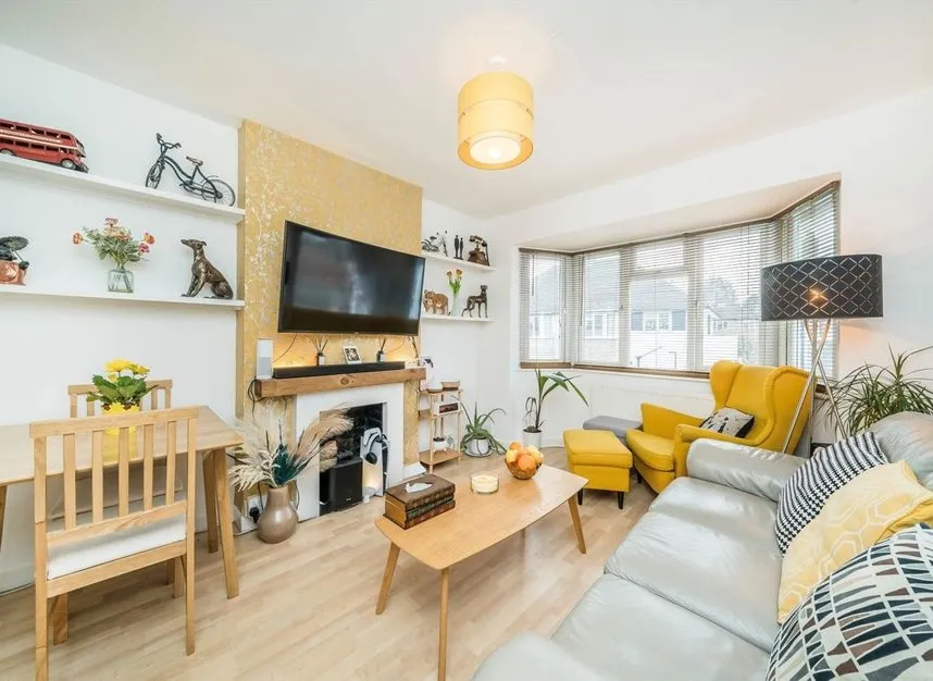Grove Close, Kingston Upon Thames, KT1, photo 2