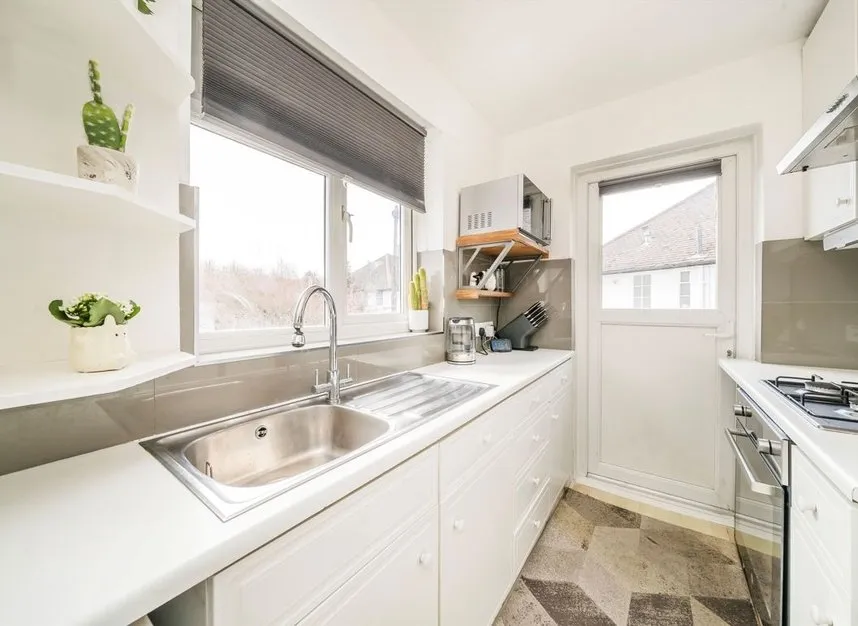 Grove Close, Kingston Upon Thames, KT1, photo 3