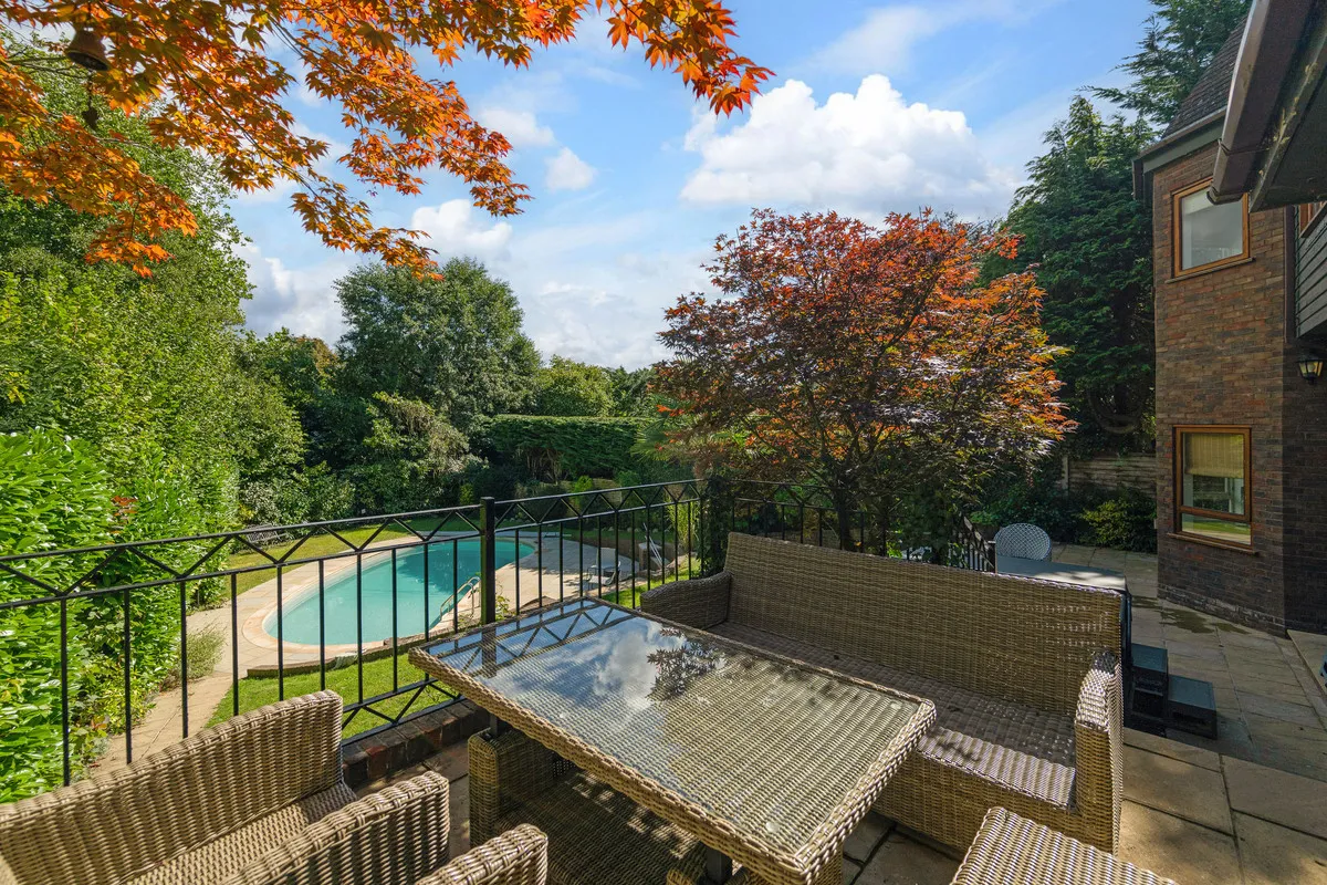 Beeches Drive, Farnham Common, SL2, photo 18