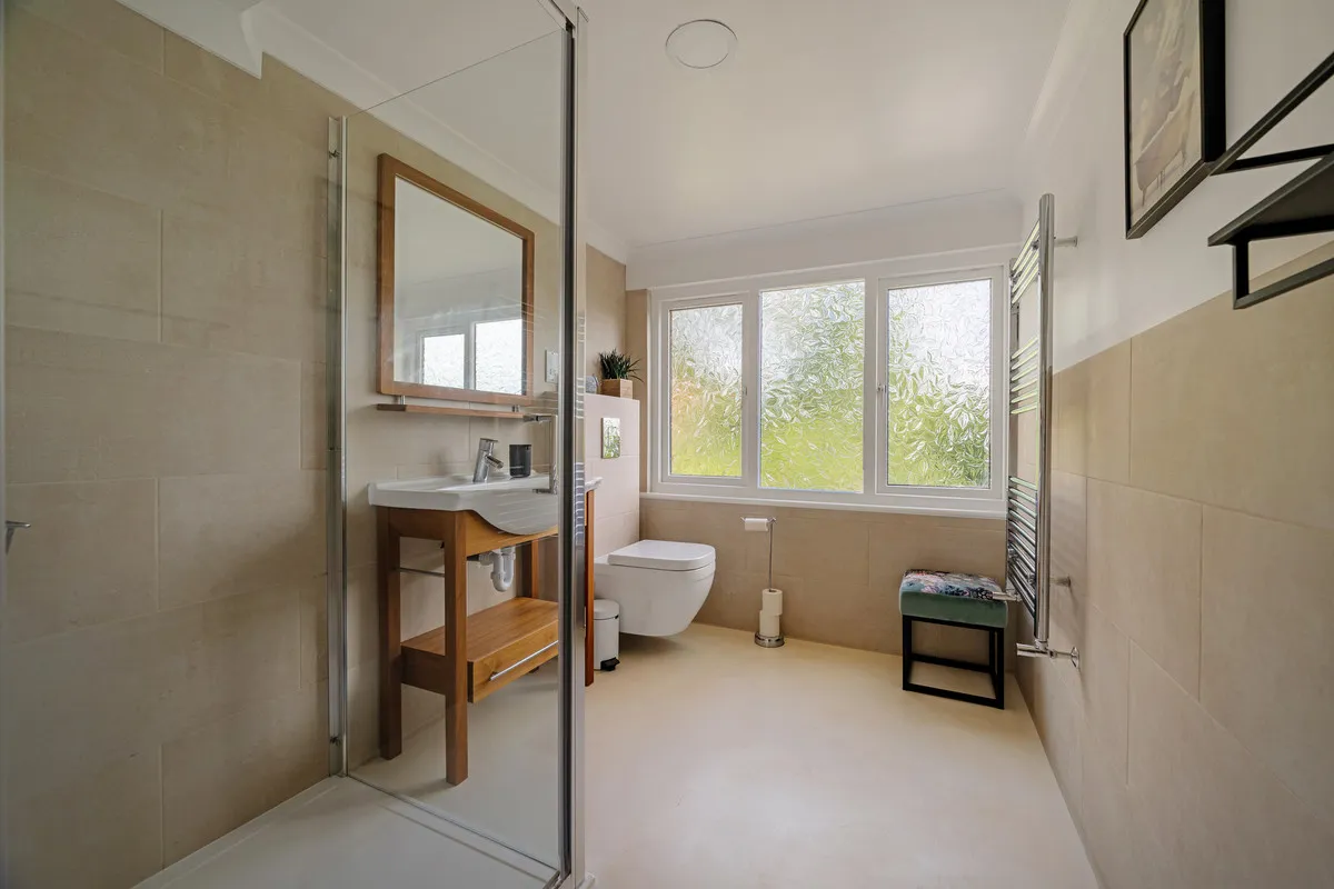 Beeches Drive, Farnham Common, SL2, photo 14