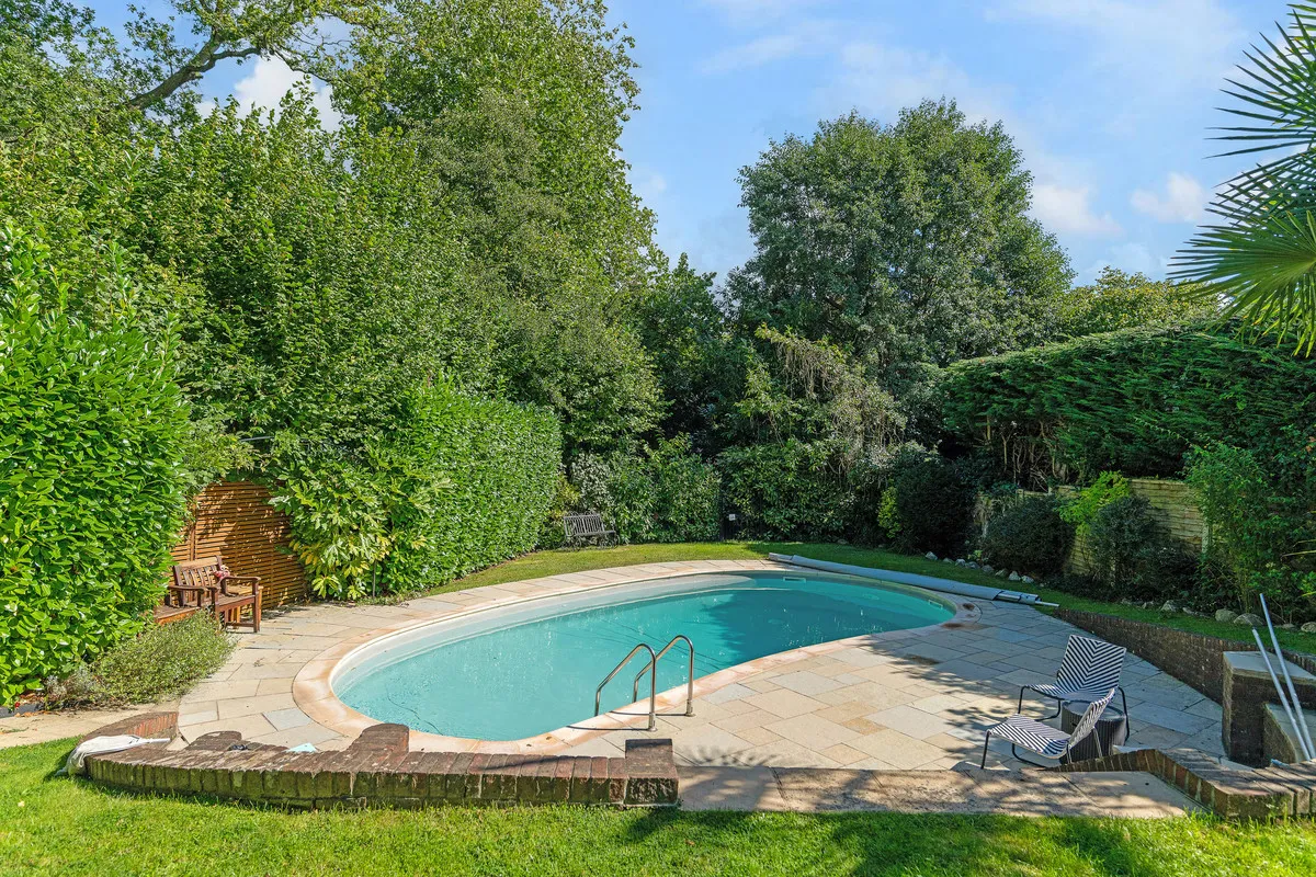 Beeches Drive, Farnham Common, SL2, photo 19