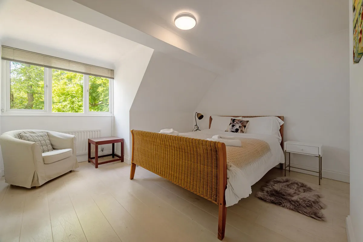 Beeches Drive, Farnham Common, SL2, photo 12
