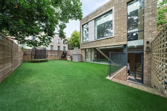 3 bed property to rent — Blenheim Terrace, St John's Wood, London, NW8 0EH