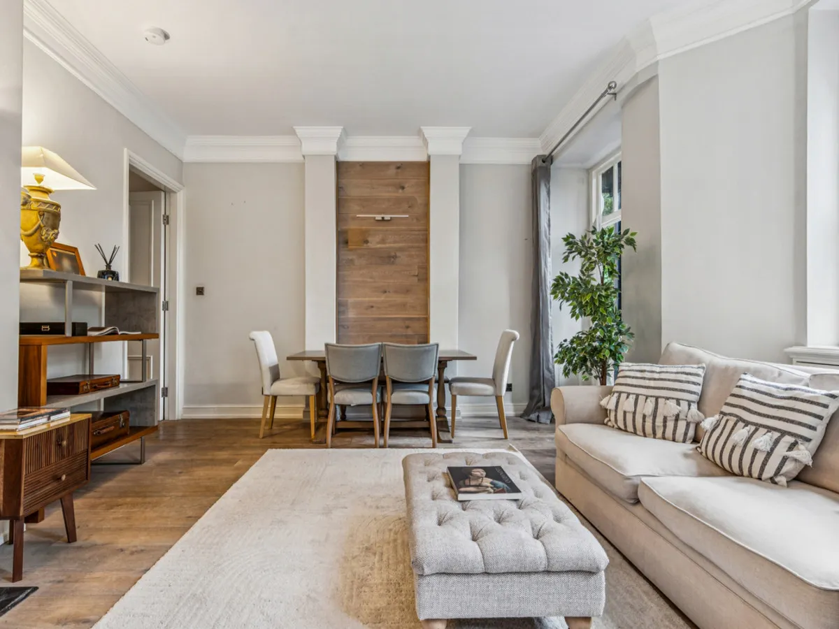 2 bed flat to rent, Drayton Gardens, London, SW10