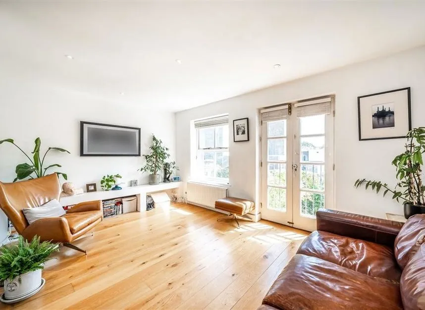 North Place, Teddington, TW11, photo 2