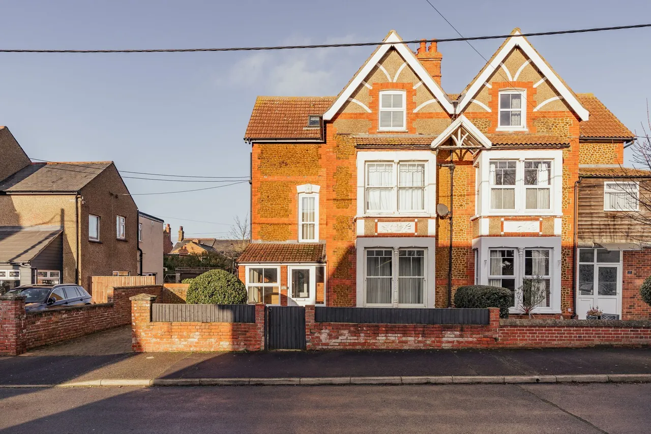 5 bed property for sale, Hunstanton