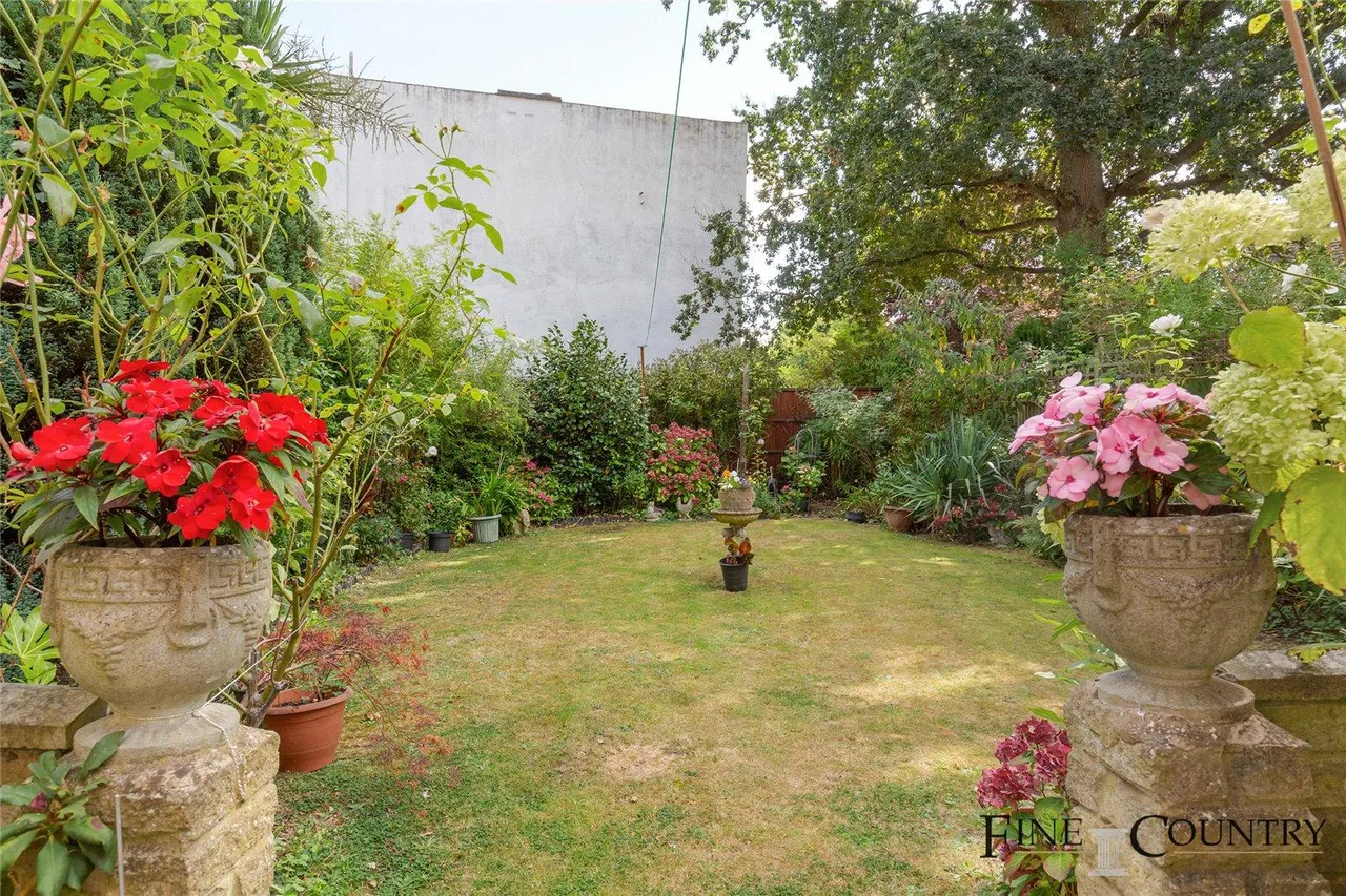 Blenheim Gardens, London, photo 23